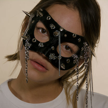 Cone spikes and Chains